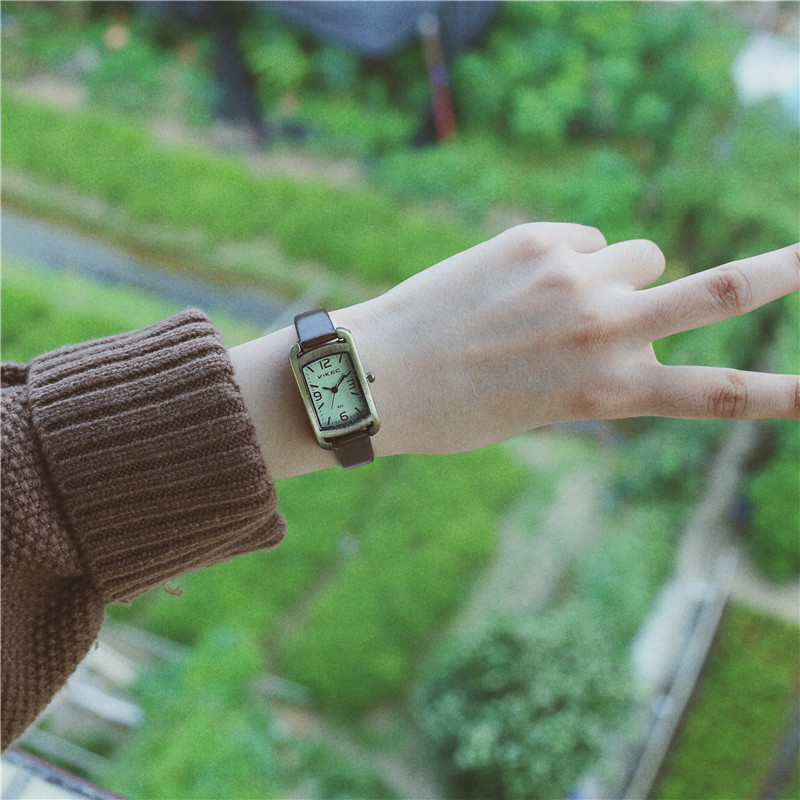 韓國時尚潮流學生女表韓版簡約文藝復古細帶皮帶長方形小表盤手表
