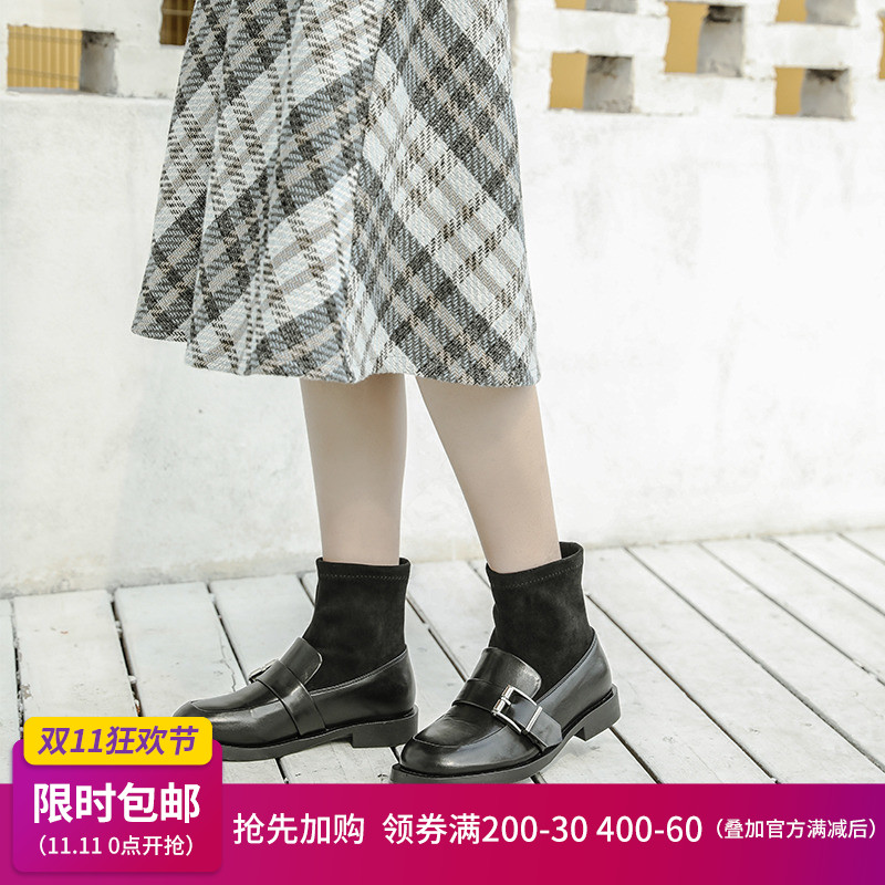 MG小象秋冬黑色短靴女2018新款個性粗跟襪子靴時尚圓頭平底鞋子潮